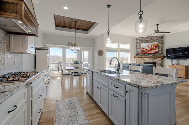 2729 W Elm Street, Olathe, KS 66061