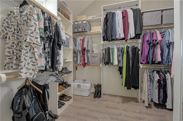 2729 W Elm Street, Olathe, KS 66061