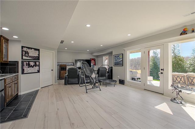 2729 W Elm Street, Olathe, KS 66061