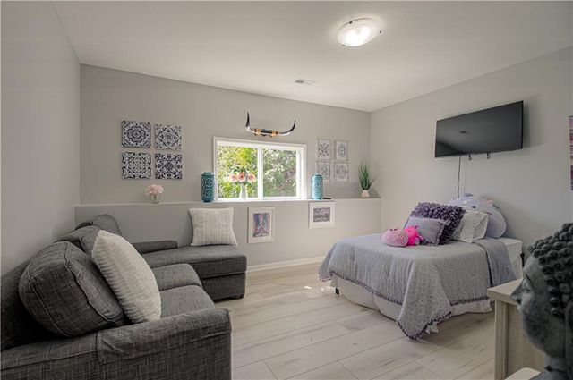 2729 W Elm Street, Olathe, KS 66061