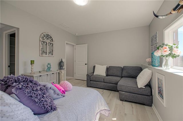 2729 W Elm Street, Olathe, KS 66061