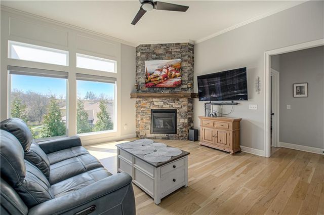 2729 W Elm Street, Olathe, KS 66061