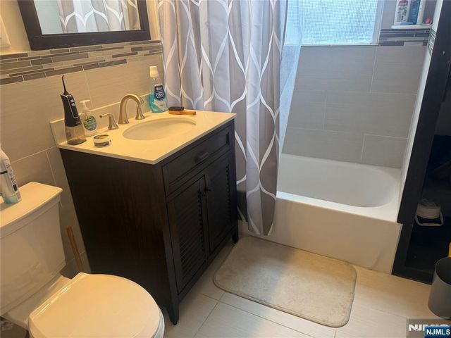 238 Boulevard 7, Hasbrouck Heights, NJ 07604