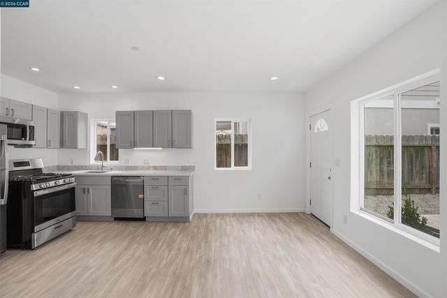 1232 York St, Richmond, CA 94801