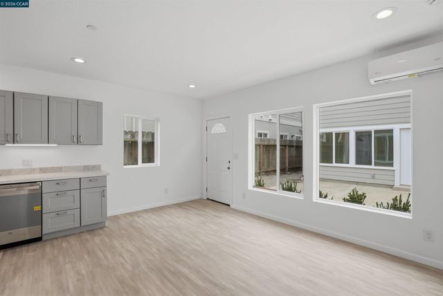 1232 York St, Richmond, CA 94801