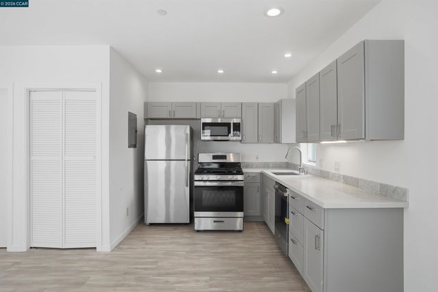 1232 York St, Richmond, CA 94801