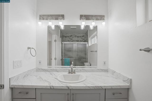 1232 York St, Richmond, CA 94801
