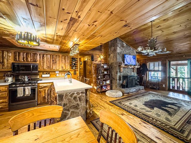 614 Rockridge Road, Murphy, NC 28906