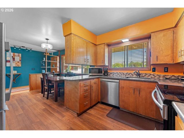 10910 Se PARDEE St, Portland, OR 97266