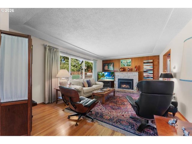 10910 Se PARDEE St, Portland, OR 97266