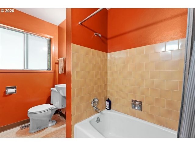 10910 Se PARDEE St, Portland, OR 97266