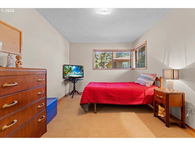 10910 Se PARDEE St, Portland, OR 97266
