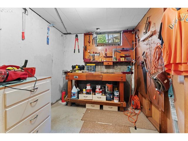 10910 Se PARDEE St, Portland, OR 97266