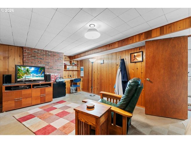 10910 Se PARDEE St, Portland, OR 97266