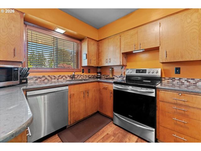 10910 Se PARDEE St, Portland, OR 97266