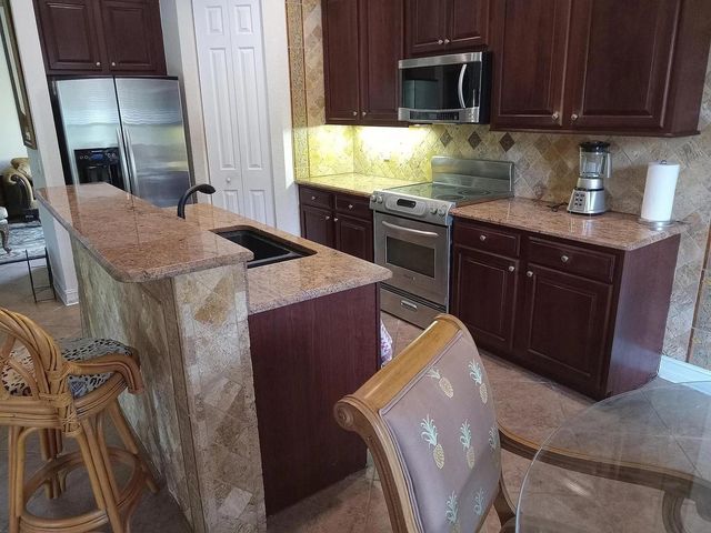 6188 Dorchester Way, Vero Beach, FL 32966