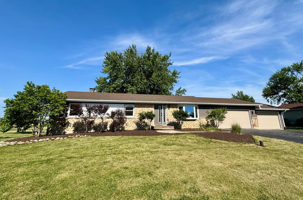 19402 Hahn Drive, Dekalb, IL 60115