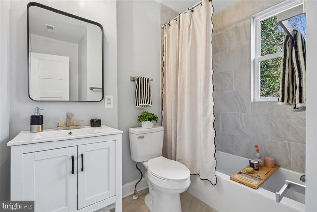 17 LONGFELLOW ST NW, Washington, DC 20011