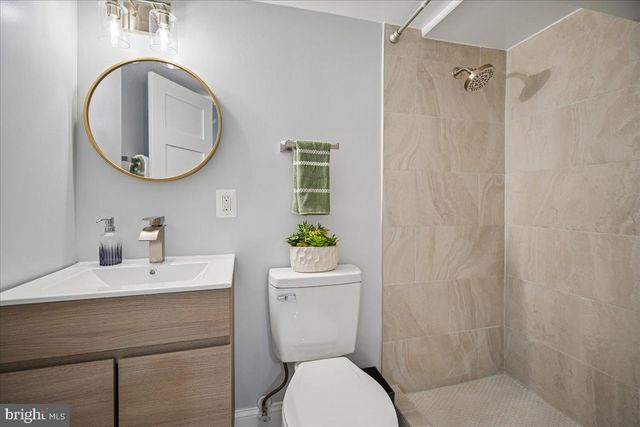 17 LONGFELLOW ST NW, Washington, DC 20011