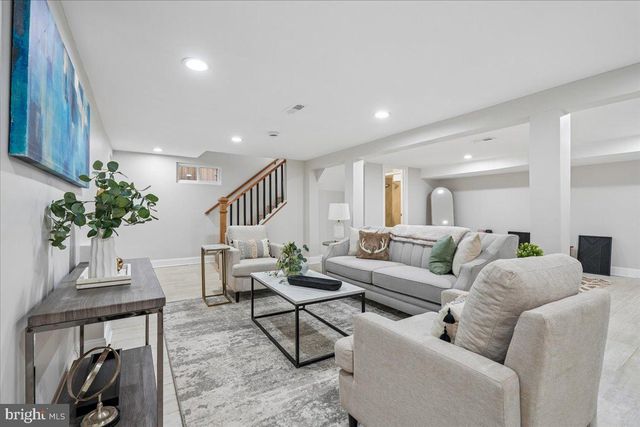 17 LONGFELLOW ST NW, Washington, DC 20011