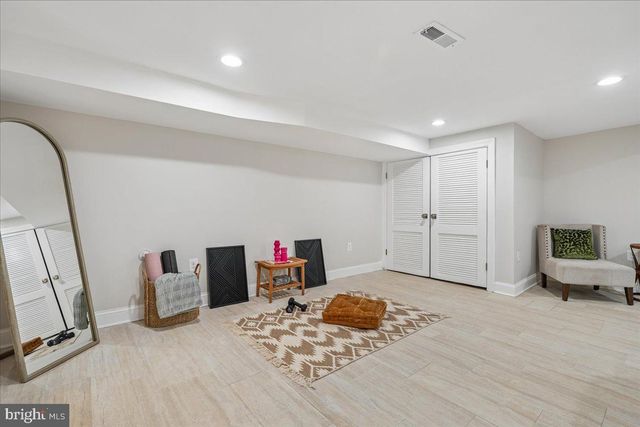 17 LONGFELLOW ST NW, Washington, DC 20011