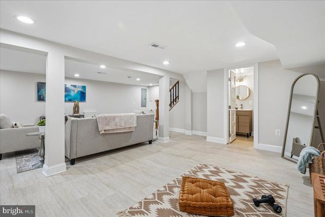 17 LONGFELLOW ST NW, Washington, DC 20011