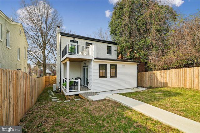 17 LONGFELLOW ST NW, Washington, DC 20011