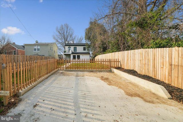 17 LONGFELLOW ST NW, Washington, DC 20011