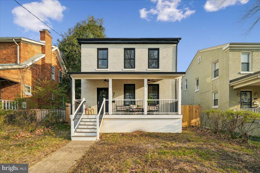17 LONGFELLOW ST NW, Washington, DC 20011