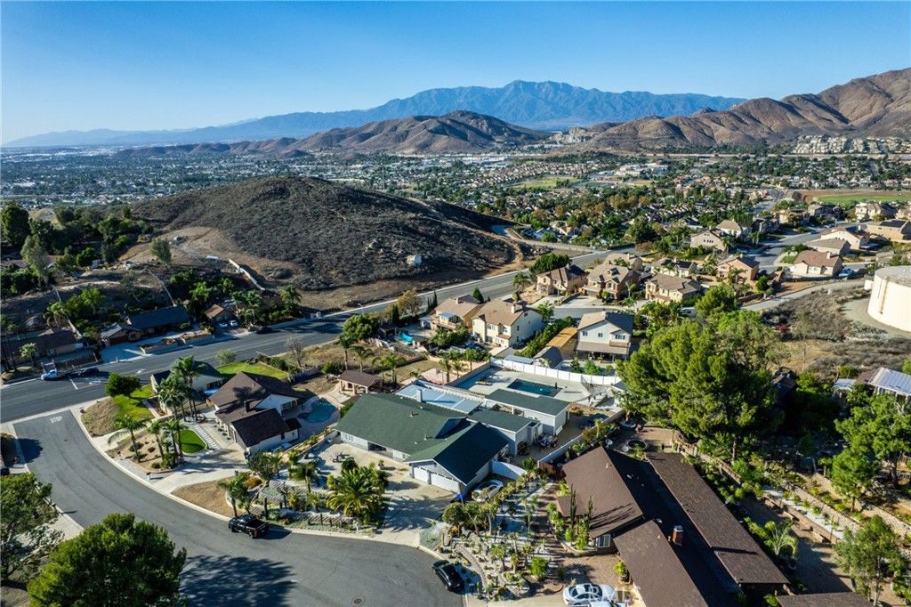 7499 Blackhills, Jurupa Valley, CA 92509 — photo 2