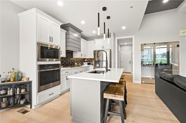 4101 W 158th Street, Overland Park, KS 66224