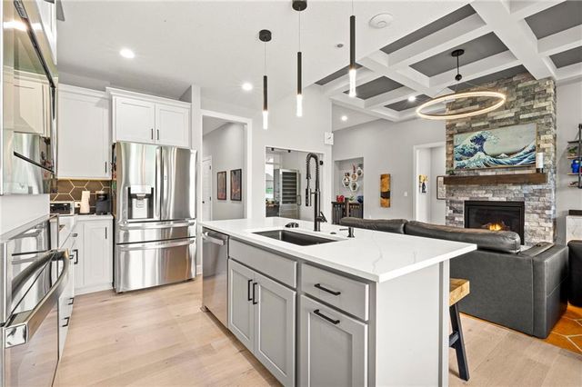 4101 W 158th Street, Overland Park, KS 66224
