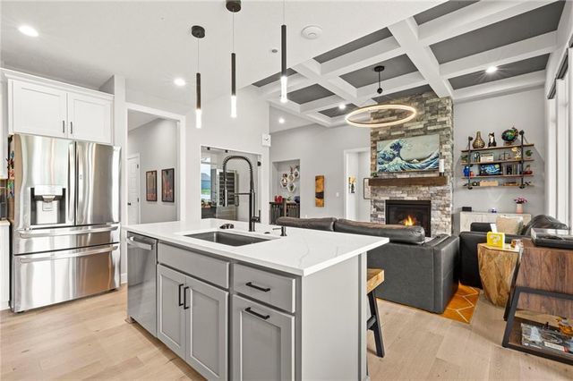 4101 W 158th Street, Overland Park, KS 66224