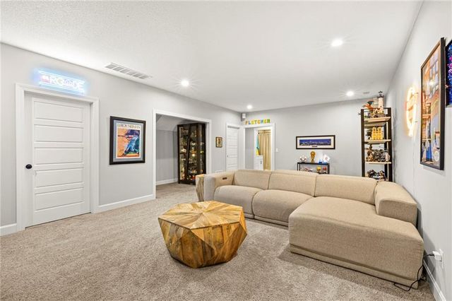 4101 W 158th Street, Overland Park, KS 66224