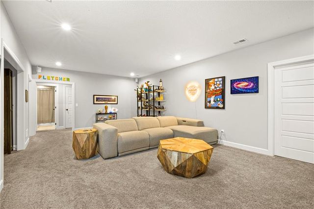 4101 W 158th Street, Overland Park, KS 66224