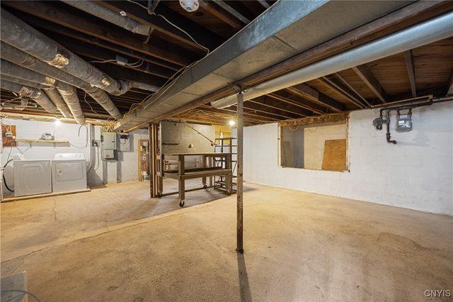 421 Fergerson Avenue, Clay, NY 13212