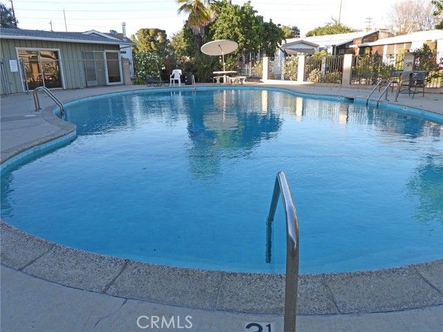 4 Oxford Way, Northridge (los Angeles), CA 91324