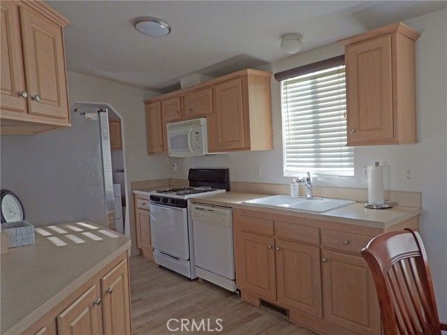 4 Oxford Way, Northridge (los Angeles), CA 91324