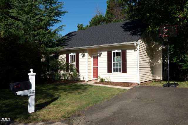 212 Sir Richard Lane, Chapel Hill, NC 27517