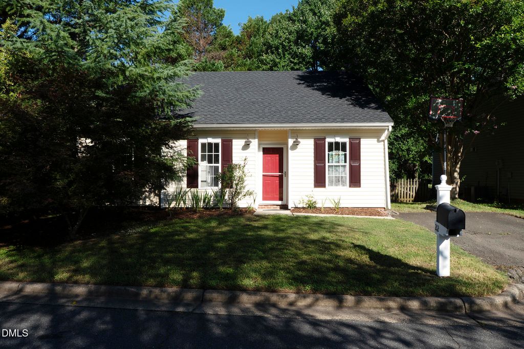 212 Sir Richard Lane, Chapel Hill, NC 27517