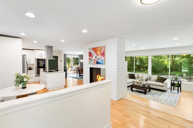 5500 Northwood Ridge, Bloomington, MN 55437
