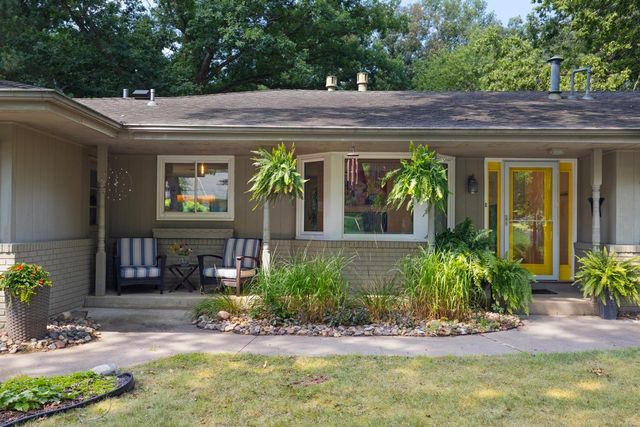 5500 Northwood Ridge, Bloomington, MN 55437