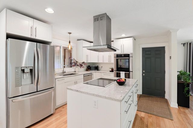 5500 Northwood Ridge, Bloomington, MN 55437