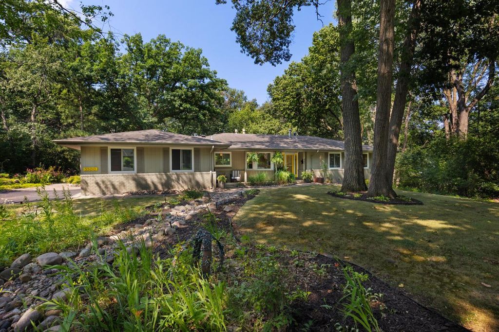 5500 Northwood Ridge, Bloomington, MN 55437