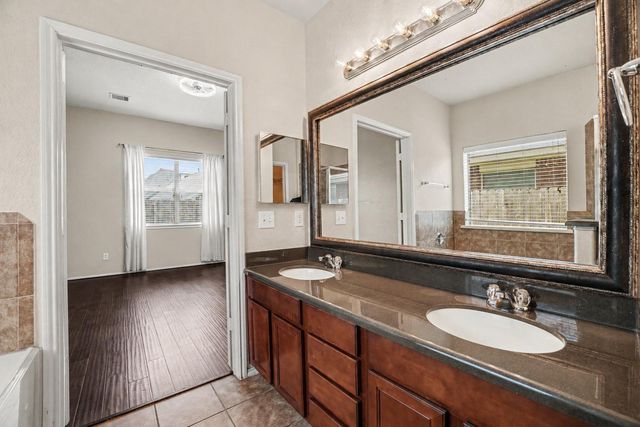 238 Silver Ripple Drive, Rosenberg, TX 77469