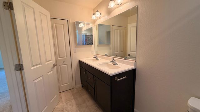 7436 Eagle View Dr, Mountain Ranch, CA 95246