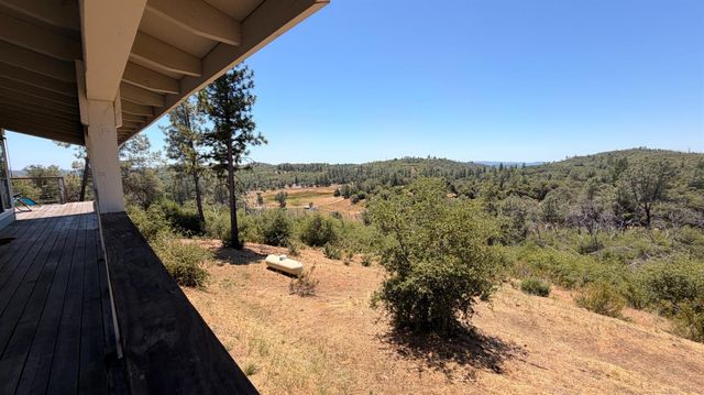7436 Eagle View Dr, Mountain Ranch, CA 95246