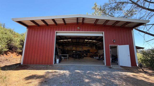 7436 Eagle View Dr, Mountain Ranch, CA 95246