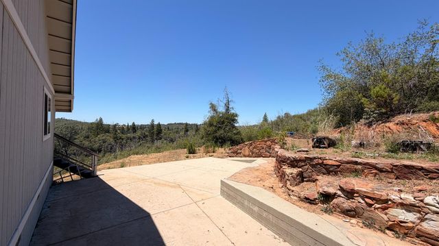7436 Eagle View Dr, Mountain Ranch, CA 95246