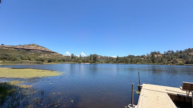7436 Eagle View Dr, Mountain Ranch, CA 95246